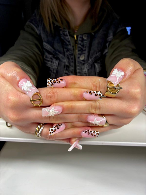 Nail art léopard noeud 3D
