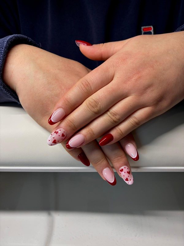 Nail art Saint-Valentin